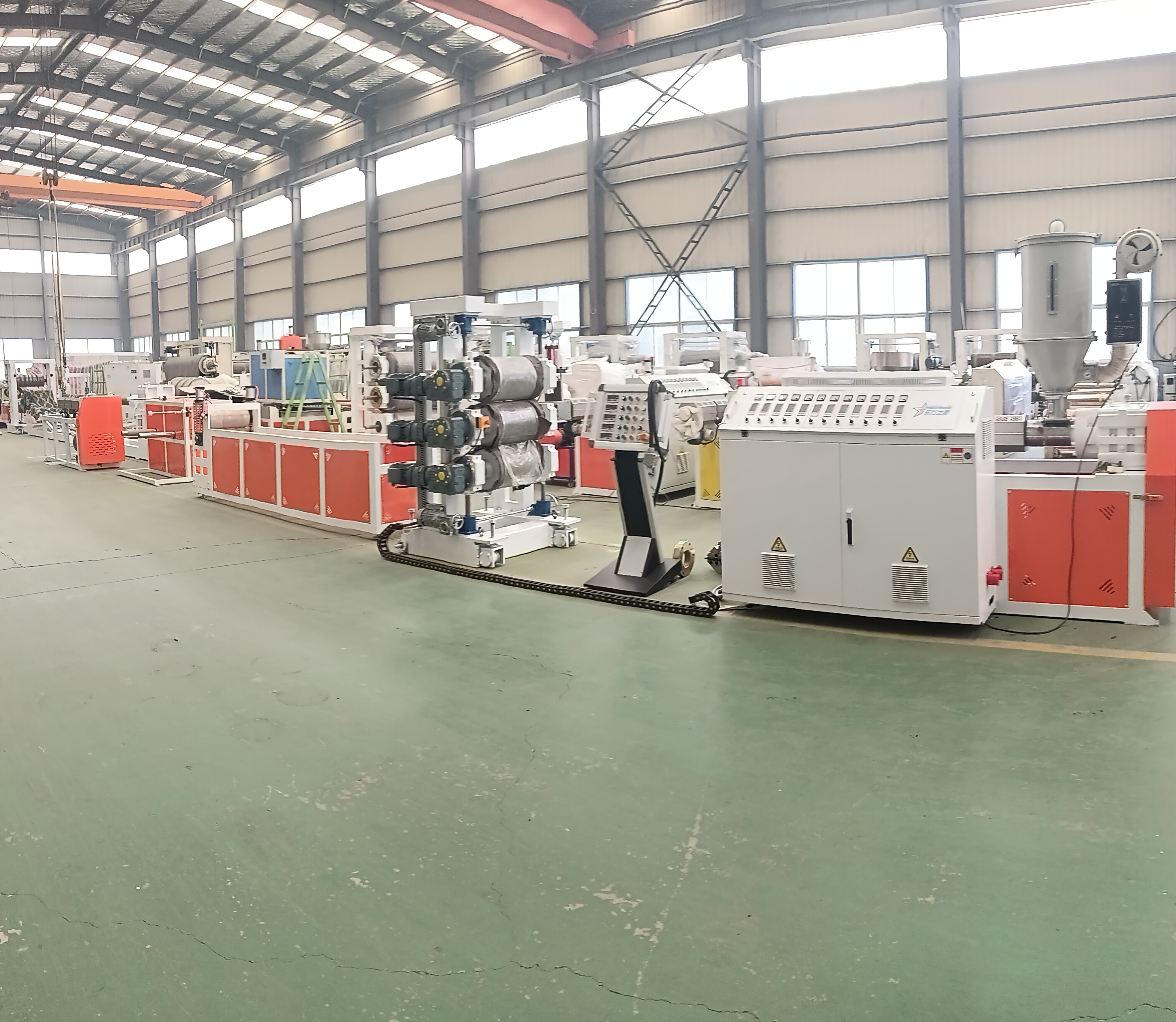 POK শীট এক্সট্রুডারের বৈশিষ্ট্য