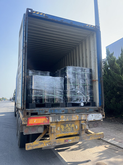 কন্টেইনারে লোড করে ভারতে পাঠানো হয়