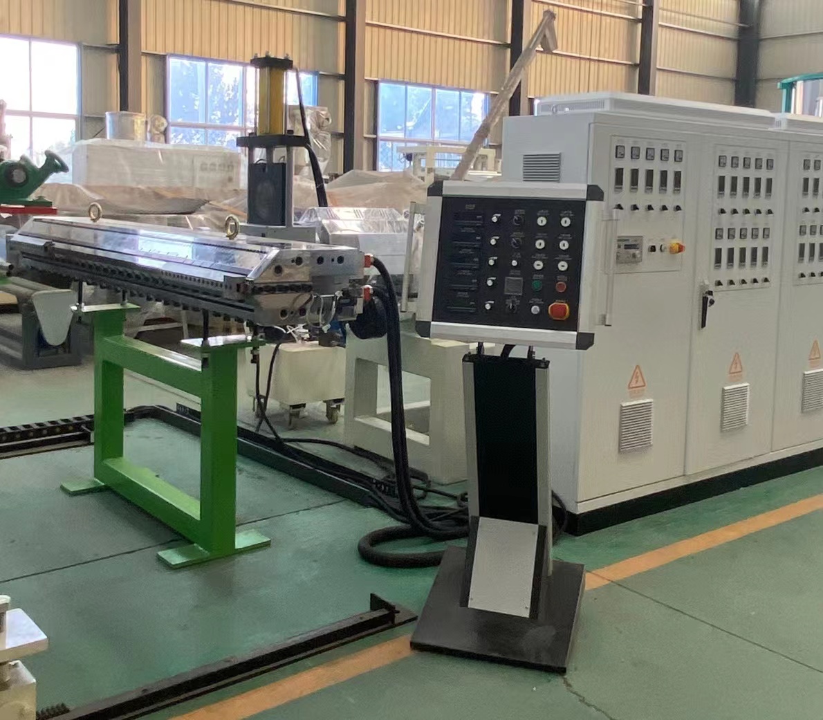 ABS শীট এক্সট্রুশন মেশিন চালানের আগে সামঞ্জস্য