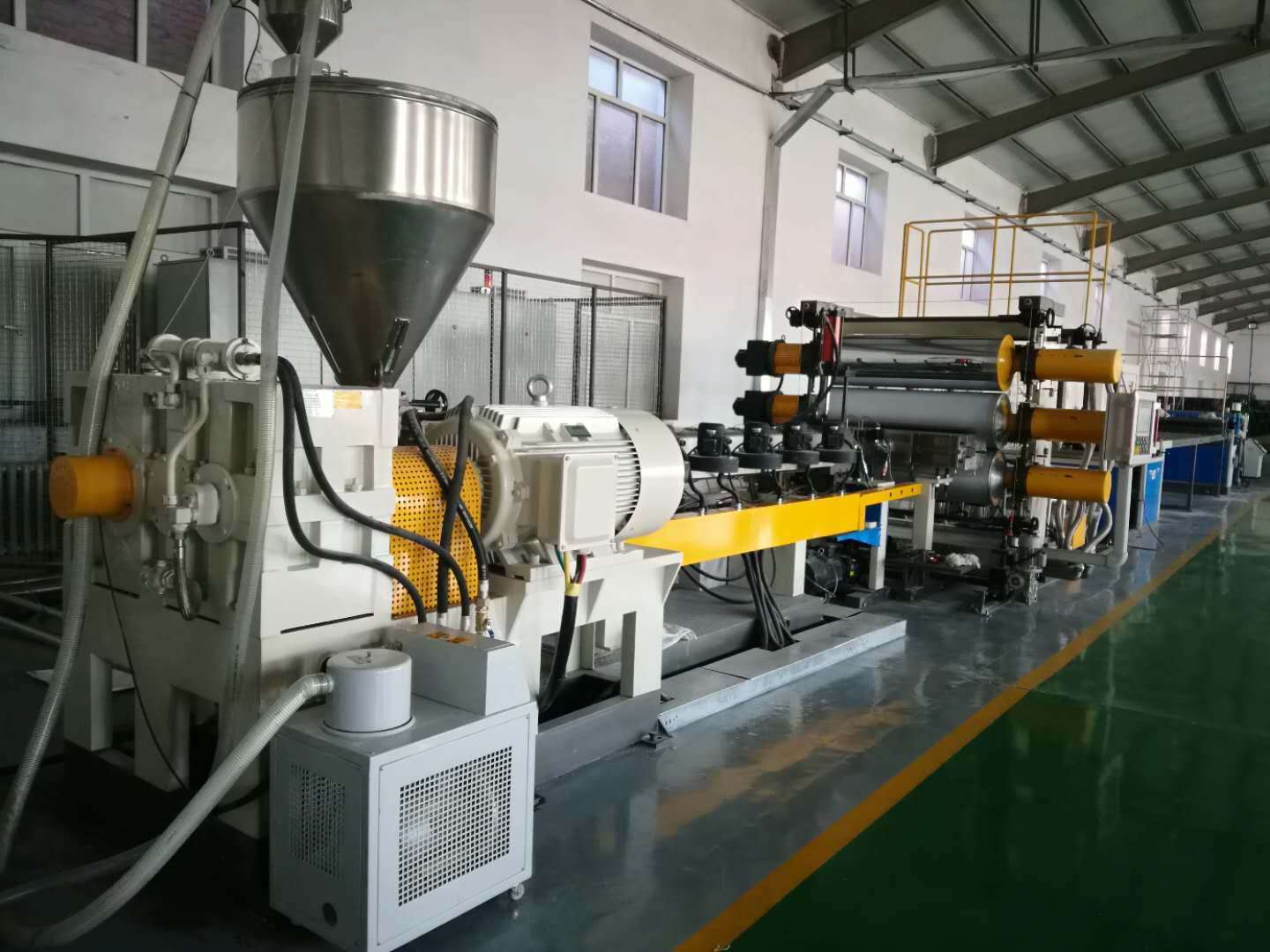 খোঁচা এবং ঢালাই সহ HDPE জিওসেল এক্সট্রুশন লাইন